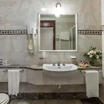 Versilia Palace 4* مارينا دي بييتراسانْت
