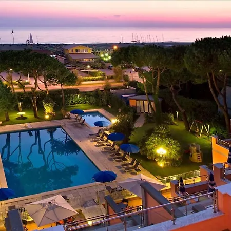 فندق Versilia Palace