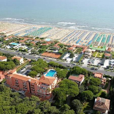 Versilia Palace Hotell 4*