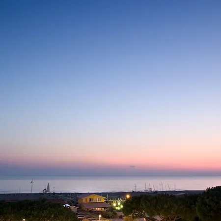 Versilia Palace 4*