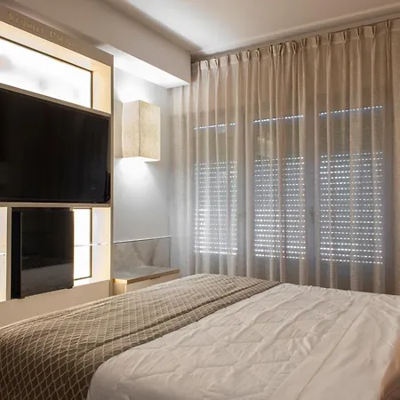 Versilia Palace 4*