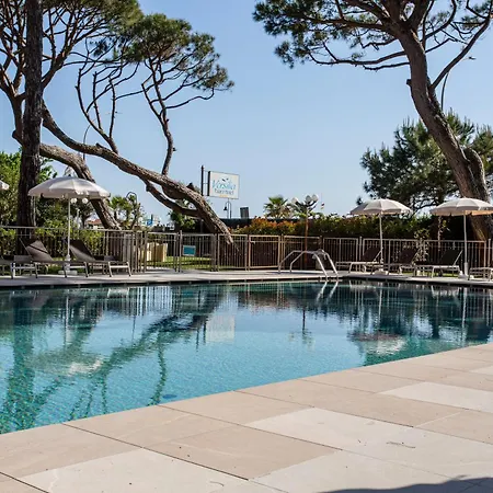 Hotel Versilia Palace 4*