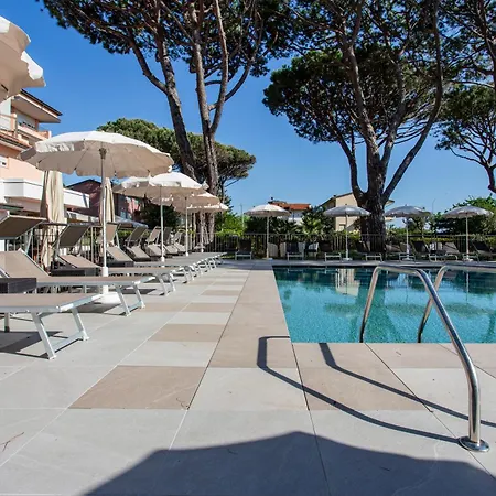 Versilia Palace 4*