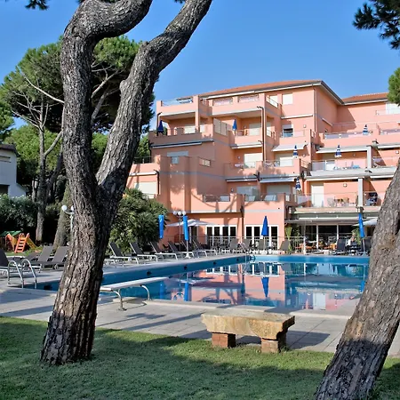 Versilia Palace ホテル