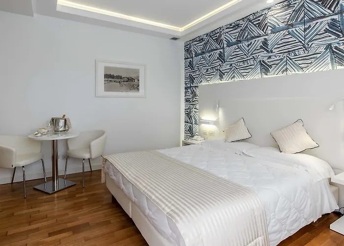 Hotell Versilia Palace 4*