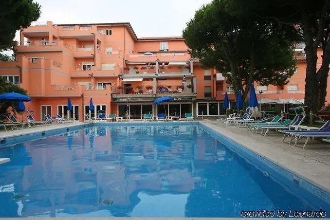 Hotell Versilia Palace 4*