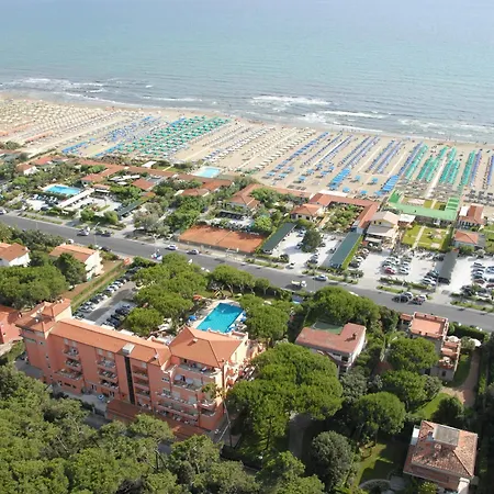 Versilia Palace 4*