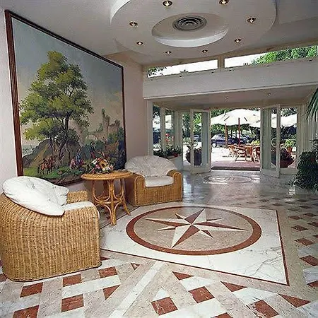 Hotel Versilia Palace 4*